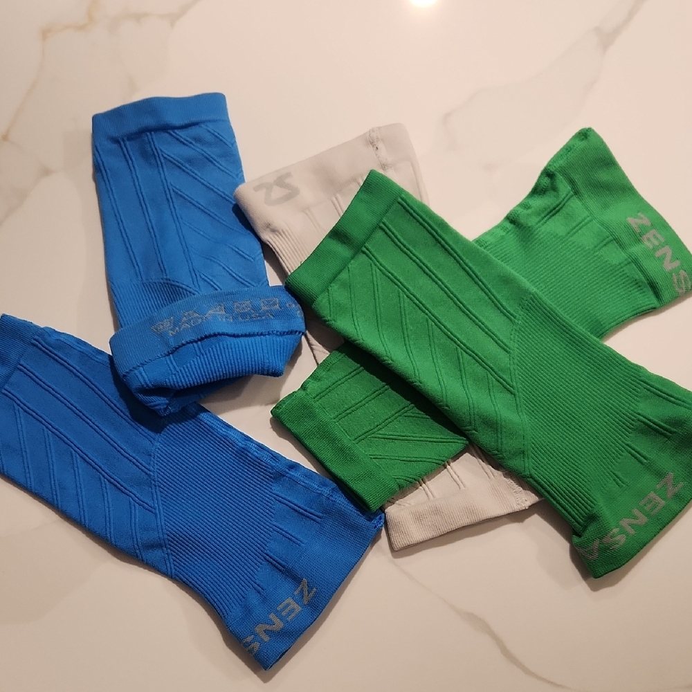 Zensah Women's Compression Calf Sleeves - Blue and Green